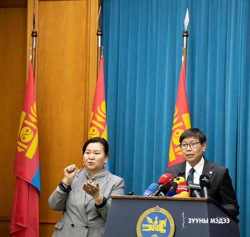 Засгийн газраас гарсан шийдвэрийг сайд нар танилцуулав